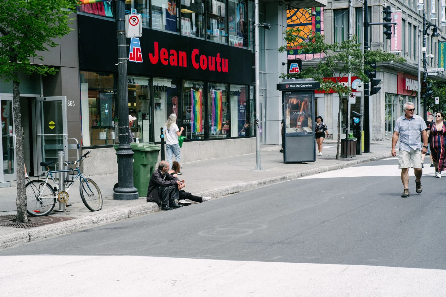 Tisser des liens pour déconstruire la peur de l’itinérance, Le Devoir